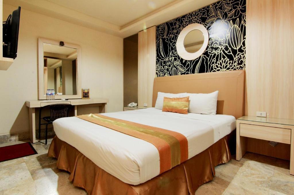 Hotel Grand Rosela Yogyakarta Exterior foto
