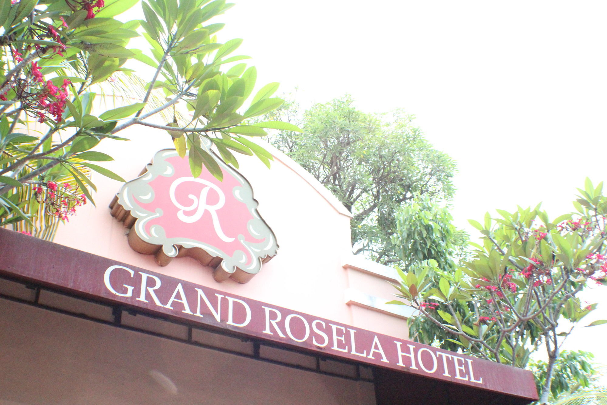 Hotel Grand Rosela Yogyakarta Exterior foto
